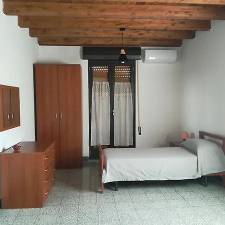 Il Balcone Sulla Piazza Gela
