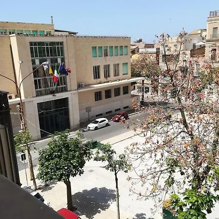 Il Balcone Sulla Piazza Lägenhet